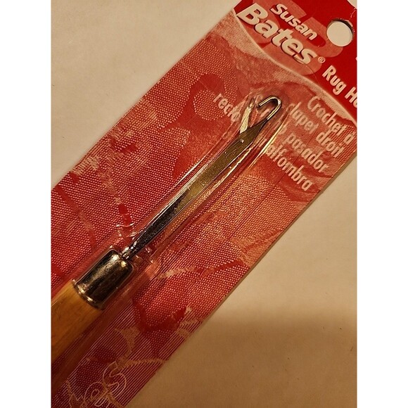 Susan Bates 12920 Straight Latch Hook 6.25"-Wood Handle - Picture 4 of 7